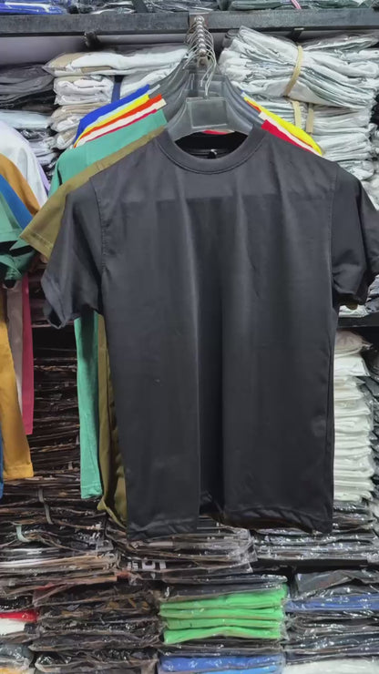Casual T-Shirt – Turn Out